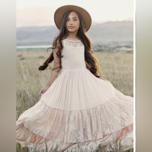 Joyfolie Girls Catrin Dress Sz 8. Smoke free home, worn ONCE for family photos